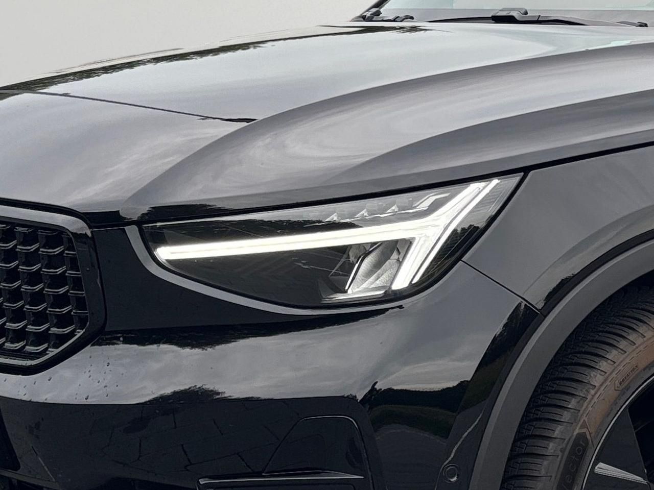 Fahrzeugabbildung Volvo XC40 B3 Benzin Plus Black Edition 2WD