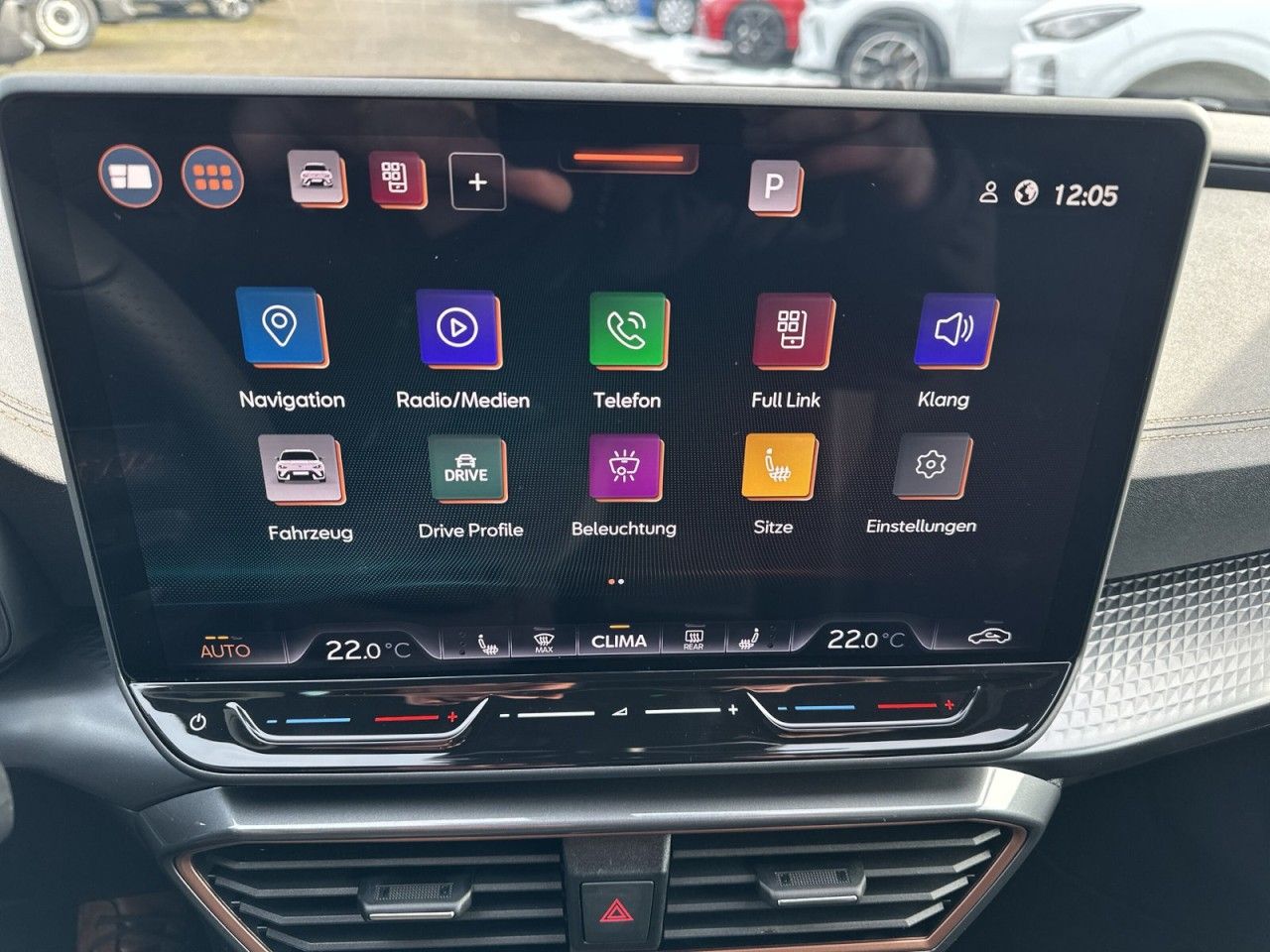 Fahrzeugabbildung CUPRA Leon Sportstourer 2.0 TSI 204 PS DSG 4Drive - mit KI generiert/bearbeitet