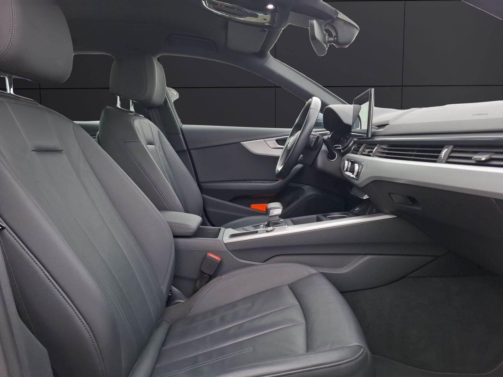 Fahrzeugabbildung Audi A4 Avant 35 TFSI advanced S-tronic LED Navi Lede