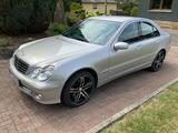 Mercedes-Benz C 320, TÜV 05/26 - Mercedes-Benz 320: T