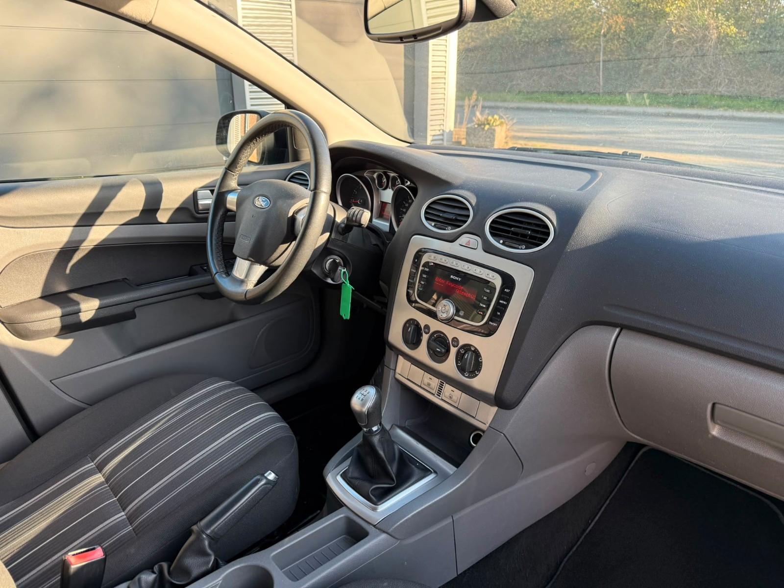 Ford Focus 2008 — photo 10