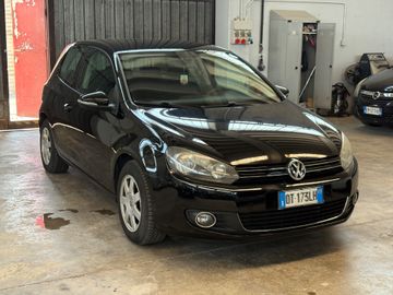 Volkswagen Golf - 2
