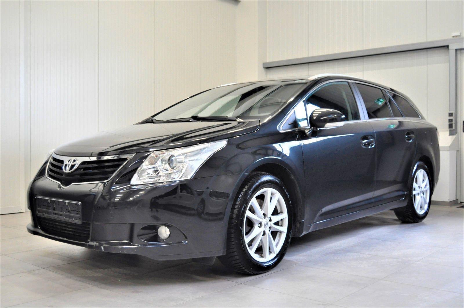 Toyota Avensis 2.2D-4D / NAVI / R-CAM