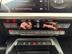 Fahrzeugabbildung Audi A3 Limousine S line 35 TFSI S-tr. -HUD*Navi+*RFK