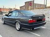 BMW M5 e34 - BMW M5: E34