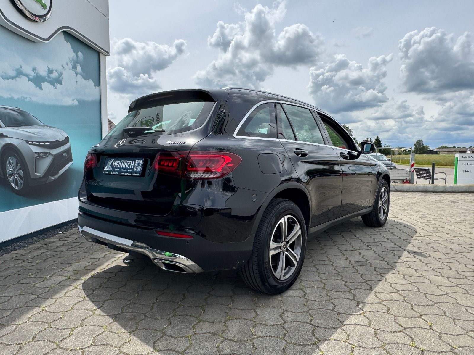 Fahrzeugabbildung Mercedes-Benz GLC 300 e 4Matic*RFK*eHeck*