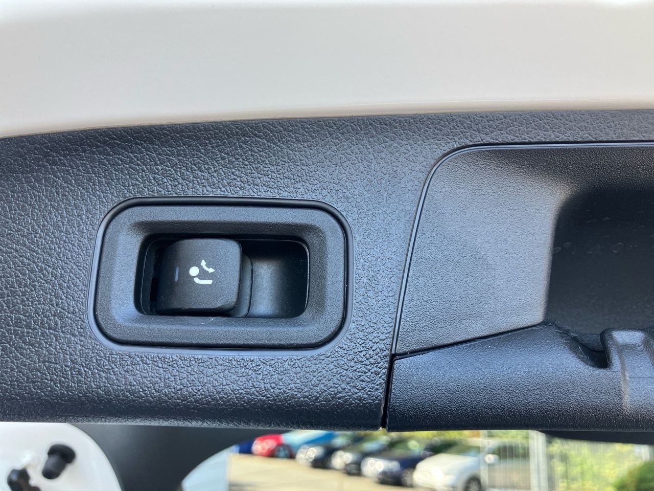 Fahrzeugabbildung Mercedes-Benz GLA 220 4M AMG AHK Pano Night Multibeam KeylessG
