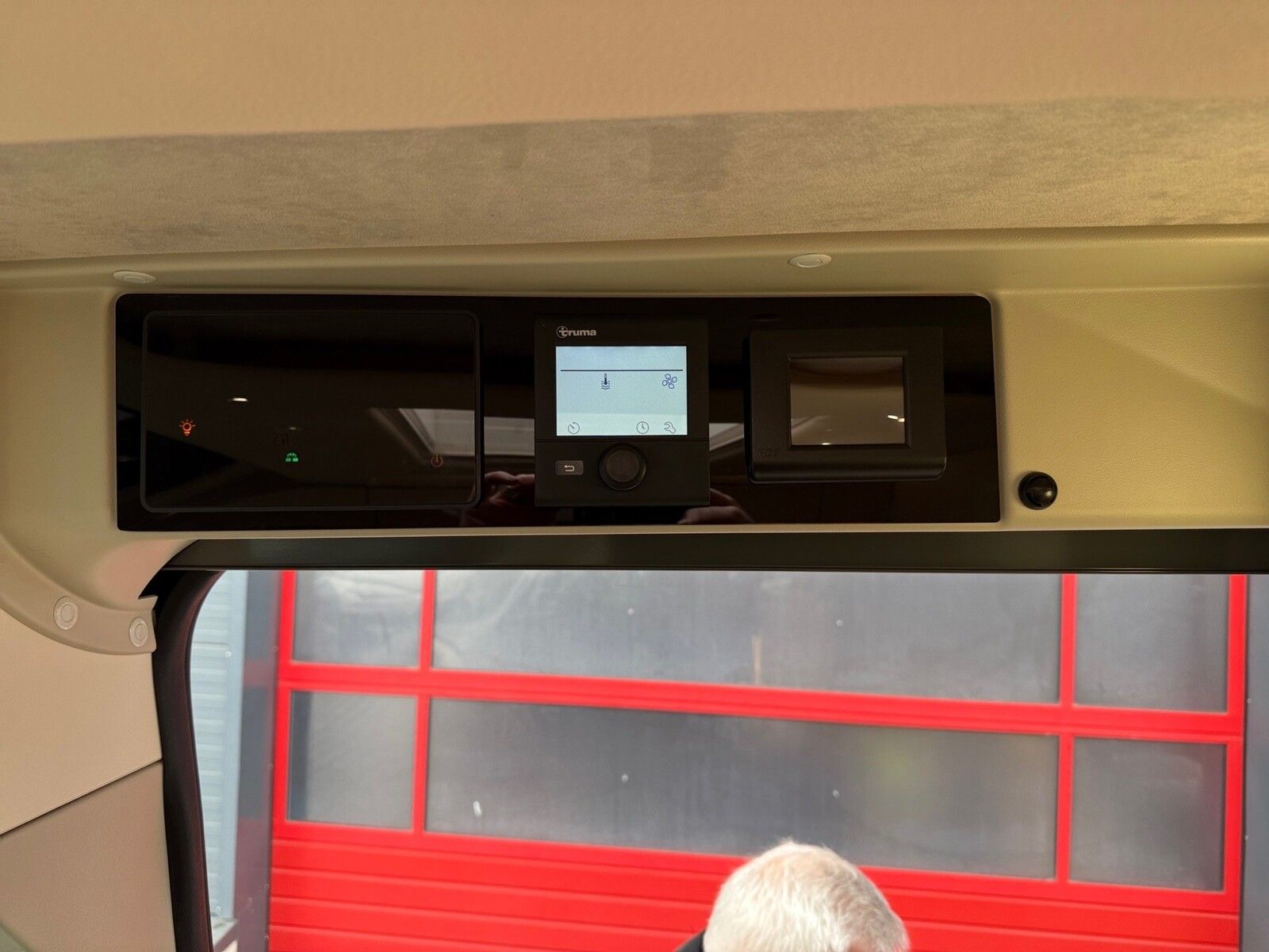 Fahrzeugabbildung Eura Mobil Van V 635 EB Automatik, 180 PS, Fahrassistenz