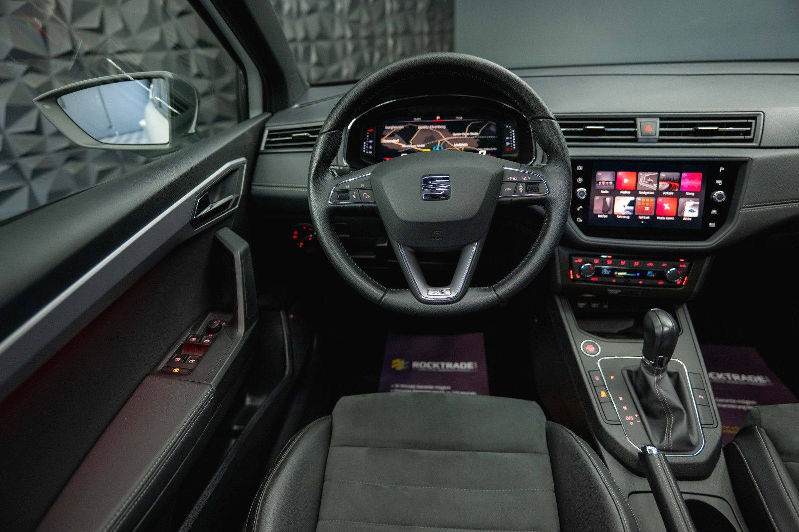 Fahrzeugabbildung SEAT Ibiza Xcellence Sport DSG *LED*Panorama*Kamera*