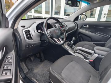 Kia Sportage Attract 2WD*Klima*AHK*Alu*6.Gang*