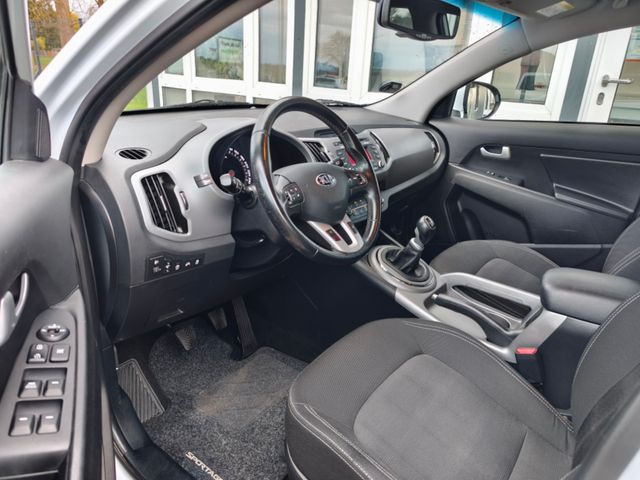 Kia Sportage Attract 2WD*Klima*AHK*Alu*6.Gang*