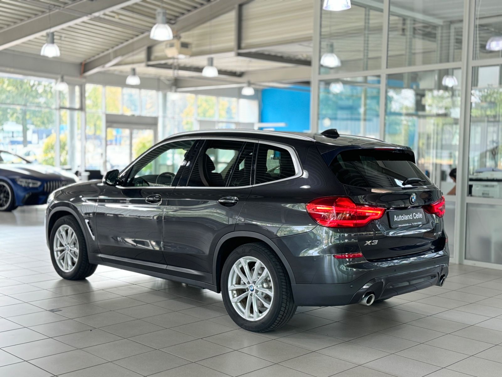 Fahrzeugabbildung BMW X3 xD30e DAB HiFi Leder Alarm Komfort Individual