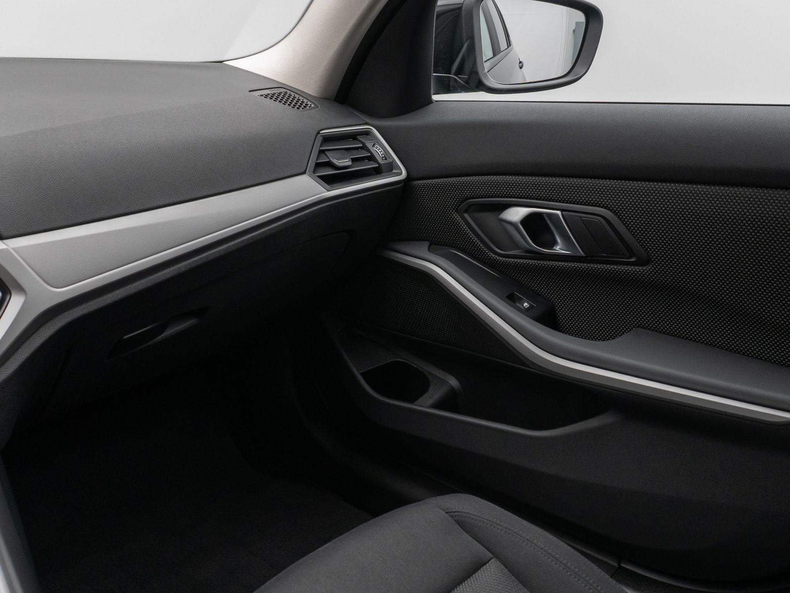 Fahrzeugabbildung BMW 320d DAB CockPitPr Lordos PDC Geschwindigkeitsre