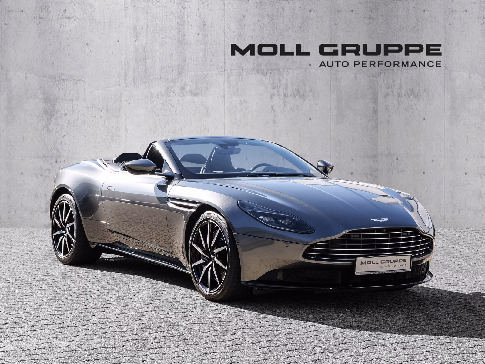 Aston Martin DB11 V8 Volante Magnetic Silver