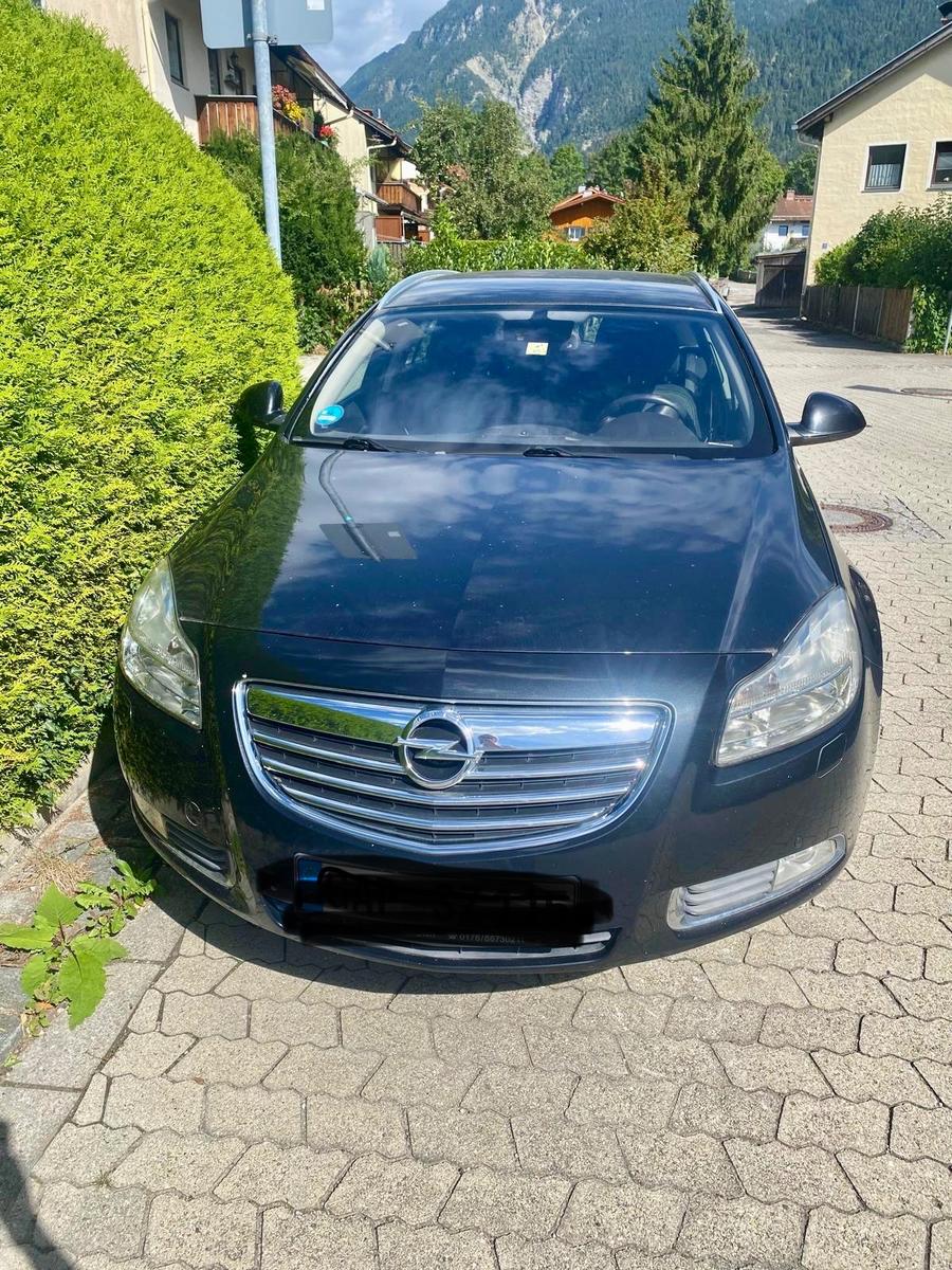 Opel Insignia 2012 — салон