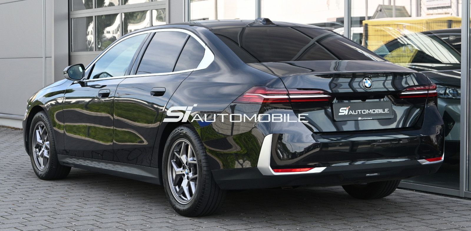 Fahrzeugabbildung BMW 520d xDr. °ACC°Merino°STANDHEIZ°360°PANO°SITZBEL
