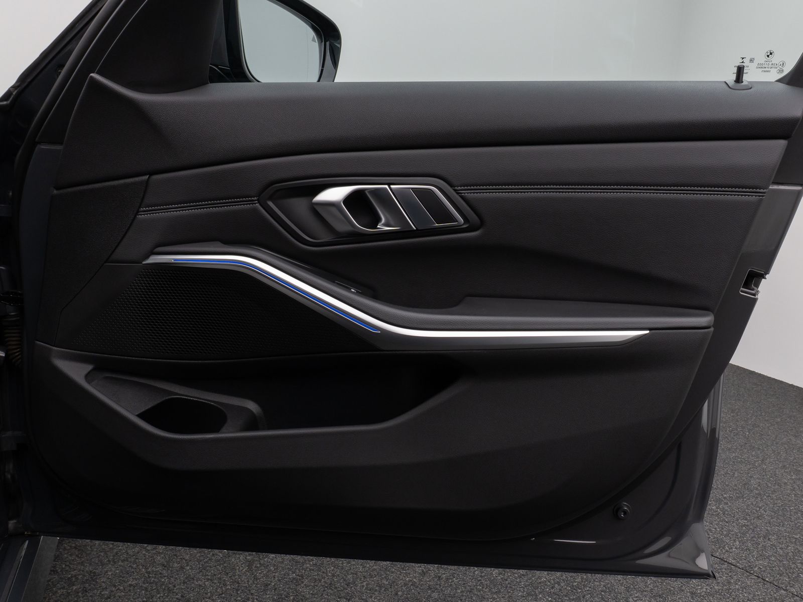 Fahrzeugabbildung BMW 320d xD Sport Line Panorama Laser Kamera HUD DAB