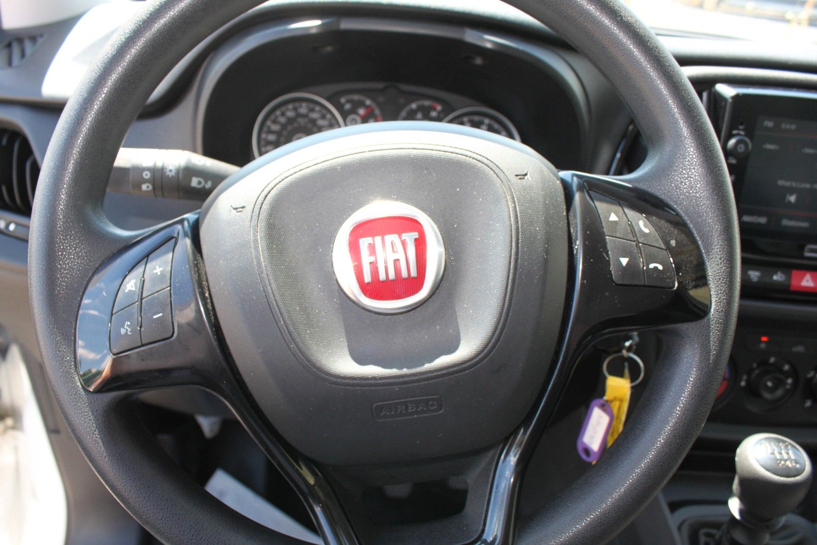 Fahrzeugabbildung Fiat Doblò SX Klima/Navi/Sitzheizung