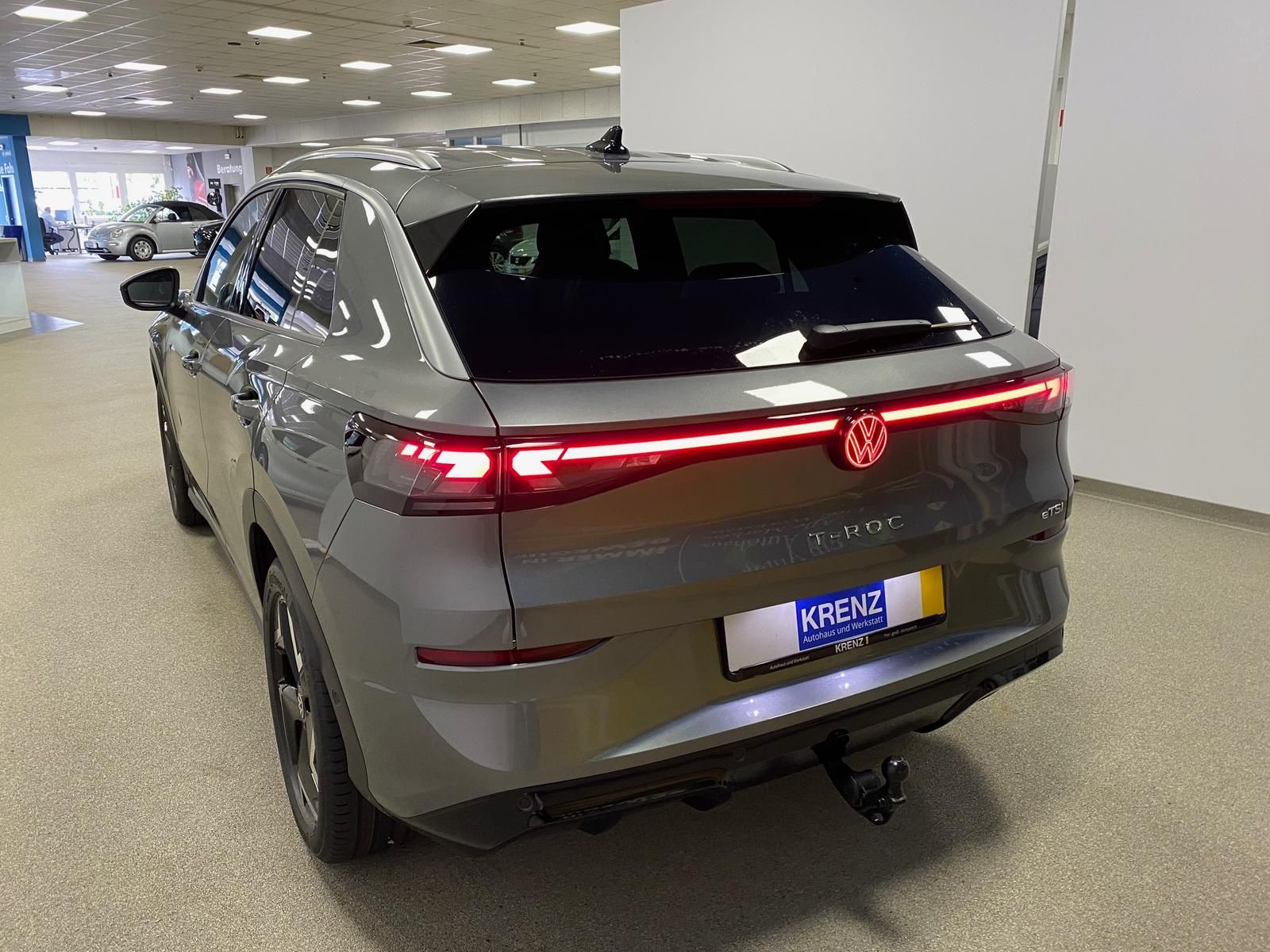 Fahrzeugabbildung Volkswagen T-Roc 1.5 eTSI R-Line NEUES MODELL AHK+ACC+KAMER