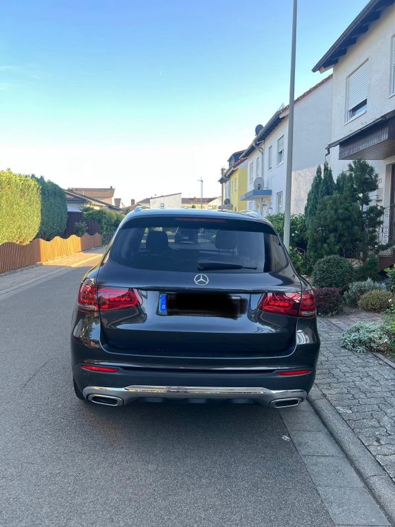 Image of Mercedes-Benz GLC 400