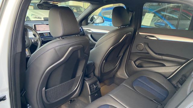 Fahrzeugabbildung BMW X2 sDrive 18 i M Sport NAVI, PDC !! 32.814 KM !!