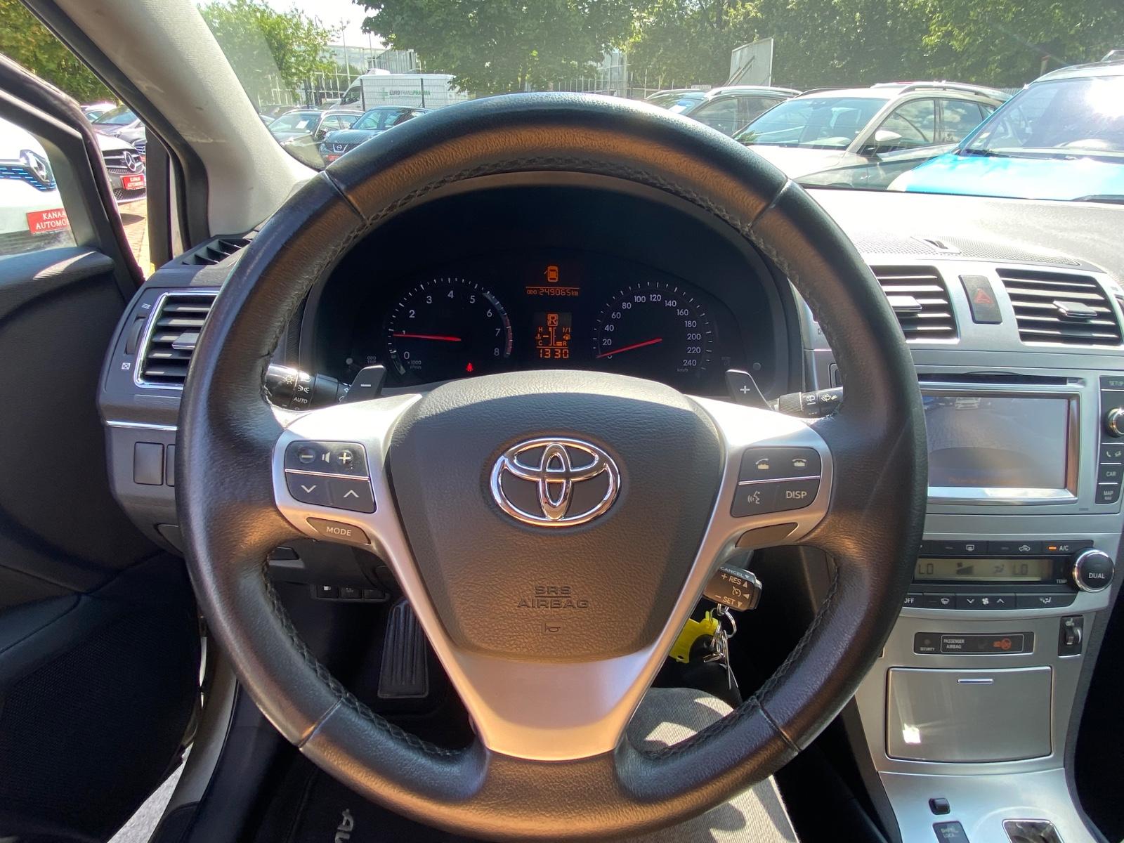 Toyota Avensis 2013 — photo 20