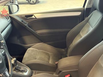 Volkswagen Golf - 8