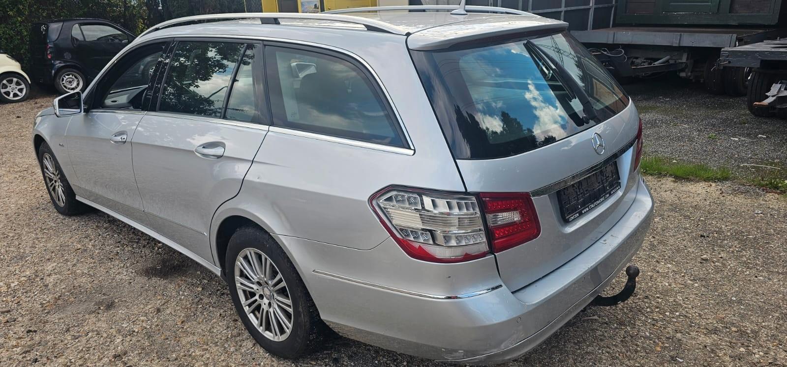 Mercedes-Benz E200 2011 — engine 2.143 cm³, 136 HP (100kW)