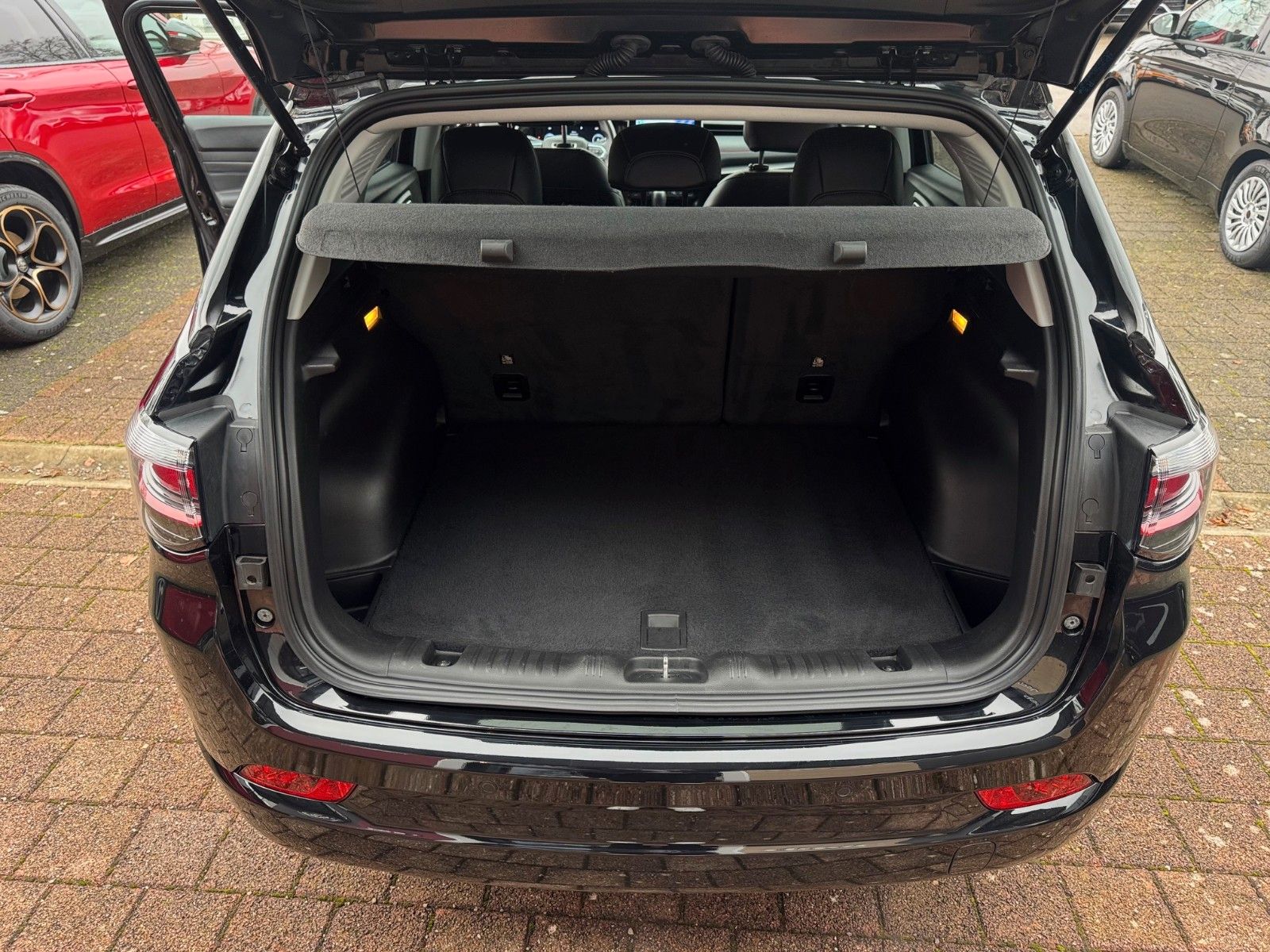 Fahrzeugabbildung Jeep COMPASS Altitude 360° Kamera Carplay Sitzheizung