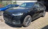 Audi Q8 55 TFSI e quattro S-Line Black Pack - Audi Q8 mit Hybrid-Antrieb: Alcantara