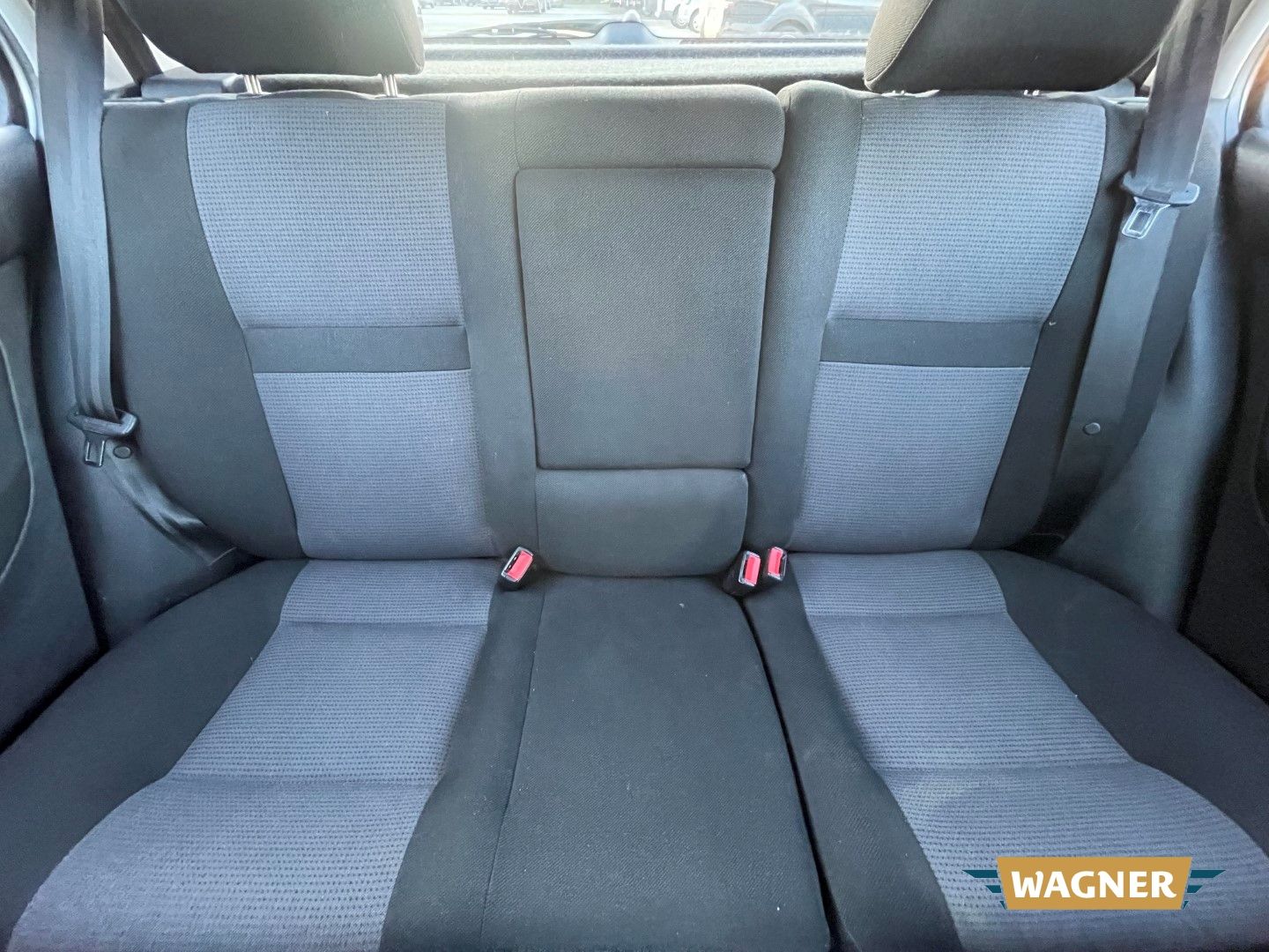 Fahrzeugabbildung Volkswagen Golf IV Edition Klima Servo TÜV 02/2027