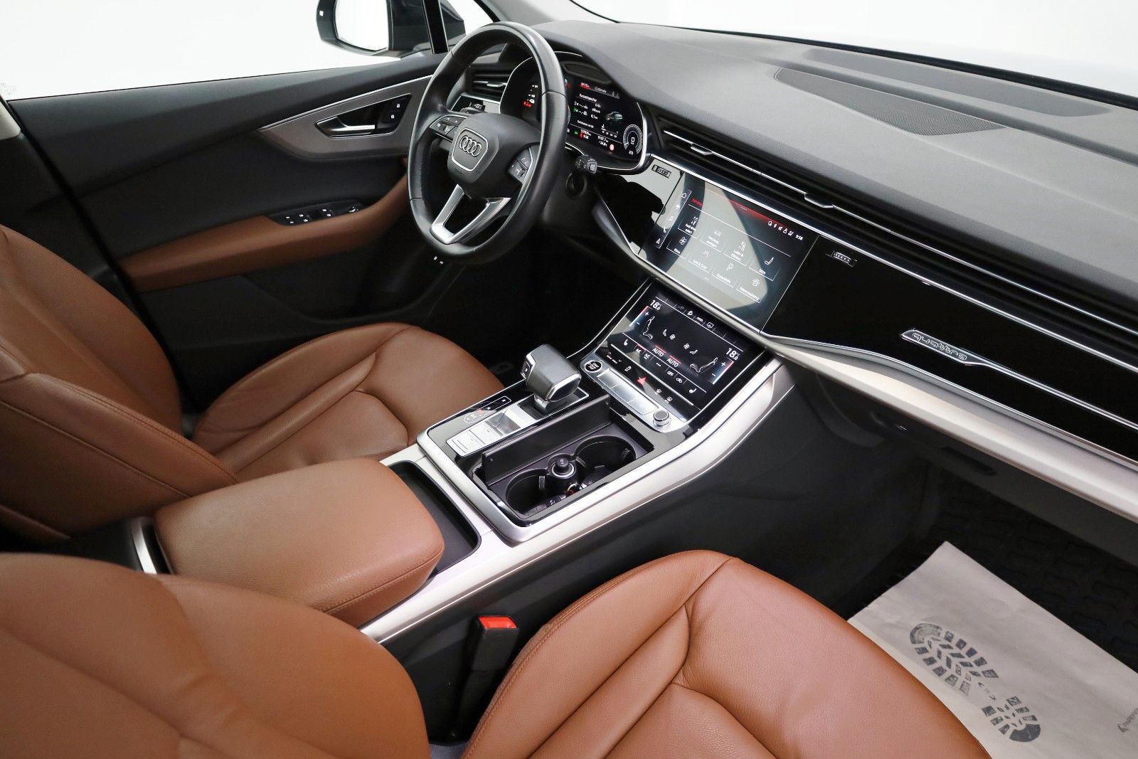 Fahrzeugabbildung Audi Q7 55 TFSIe quattro Leder,Navi,LED,Luftfahrwerk
