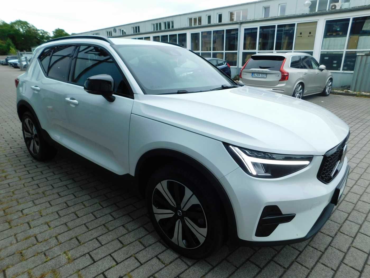 Fahrzeugabbildung Volvo XC40 T4 Recharge Plus Dark