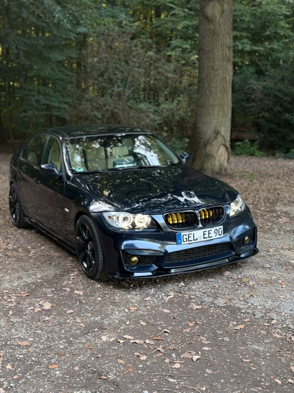 Image of BMW 320