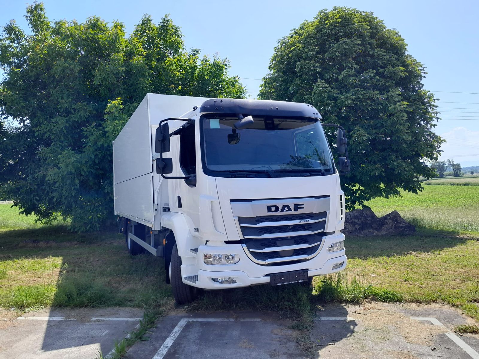Fahrzeugabbildung DAF FA XB 290 16t Swing-Board-Aufbau