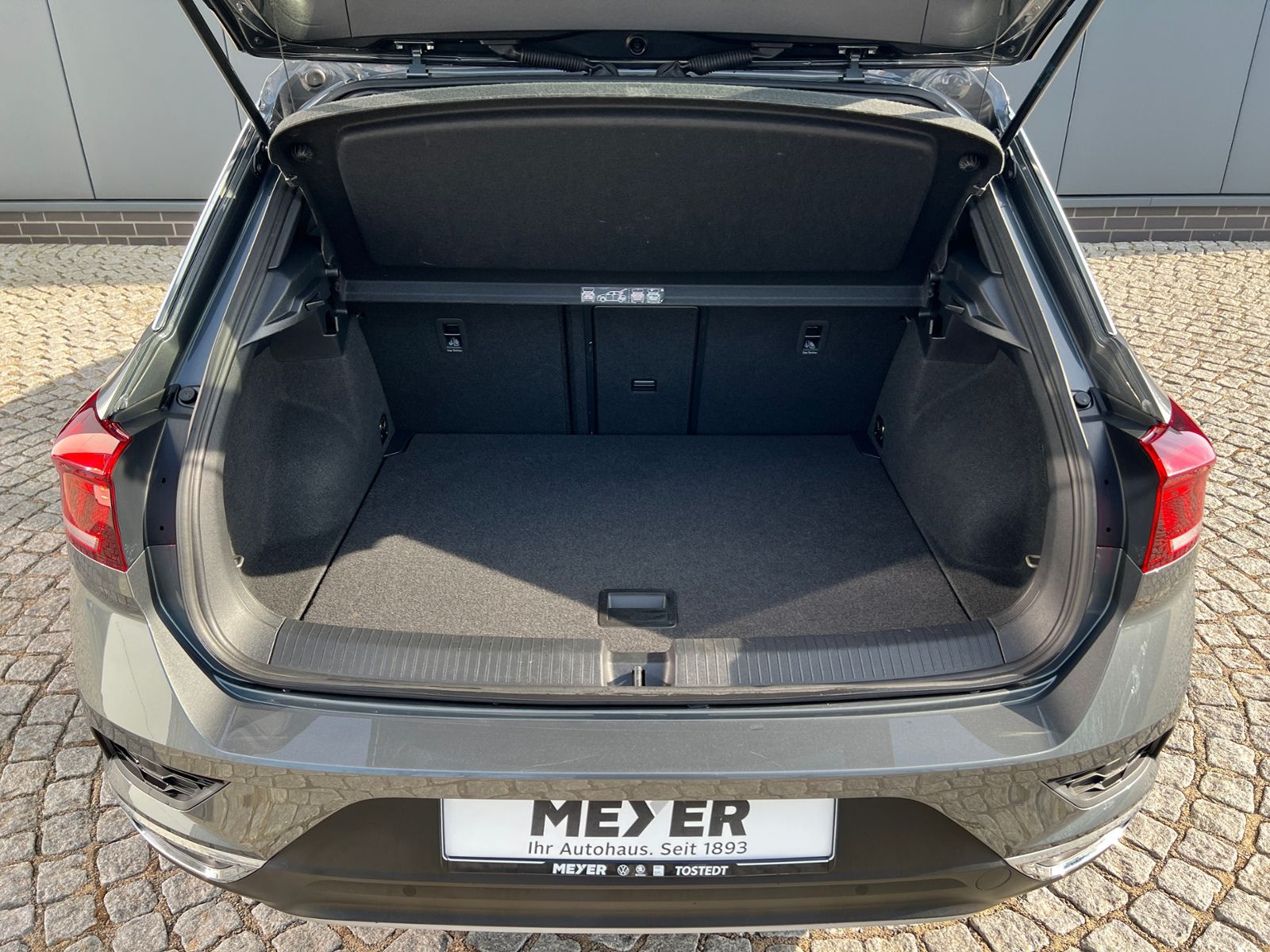 Fahrzeugabbildung Volkswagen T-Roc Sport 1.5 TSI DSG