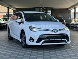 Toyota Avensis Touring 2.0 D-4D Facelift*Navi*LED*Kam* - weiße Toyota Avensis