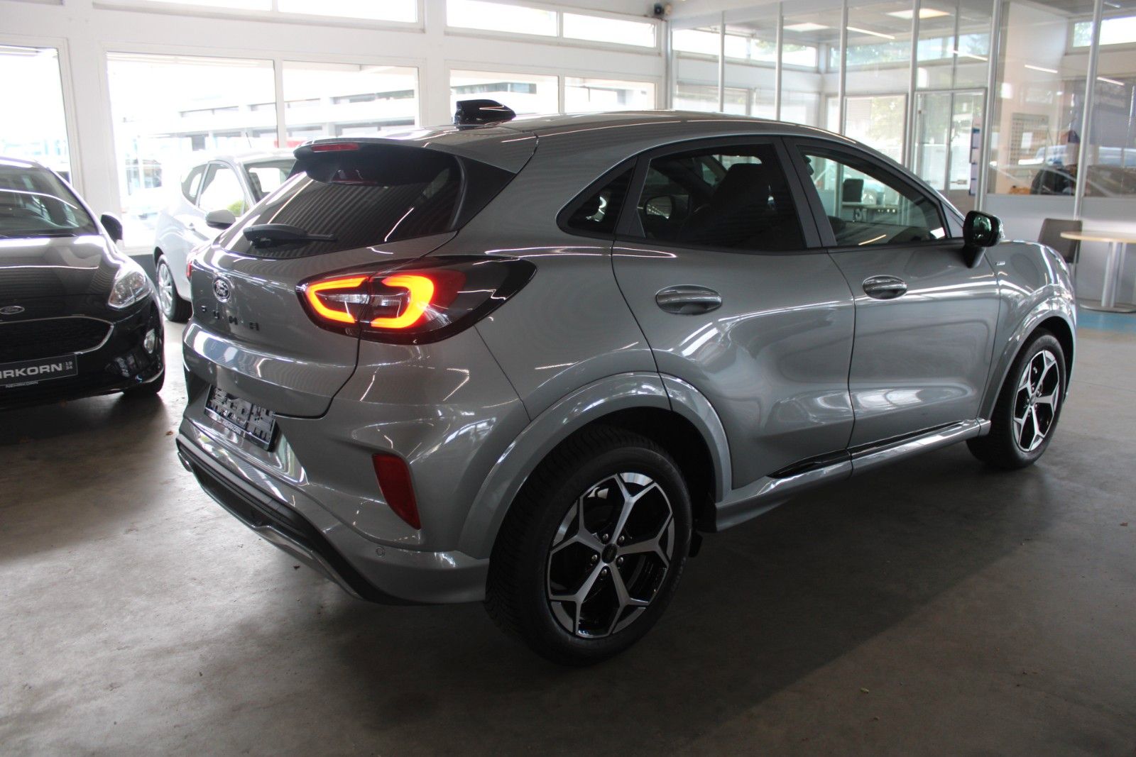 Fahrzeugabbildung Ford Puma 1,0 EcoBoost Hybrid ST-Line Automatik GJR