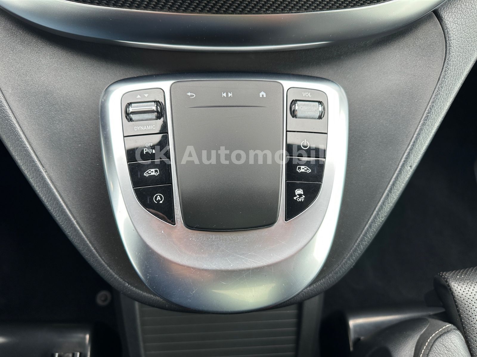 Fahrzeugabbildung Mercedes-Benz V 300 Avantgarde Edition AMG-LIne 4Matic Lang