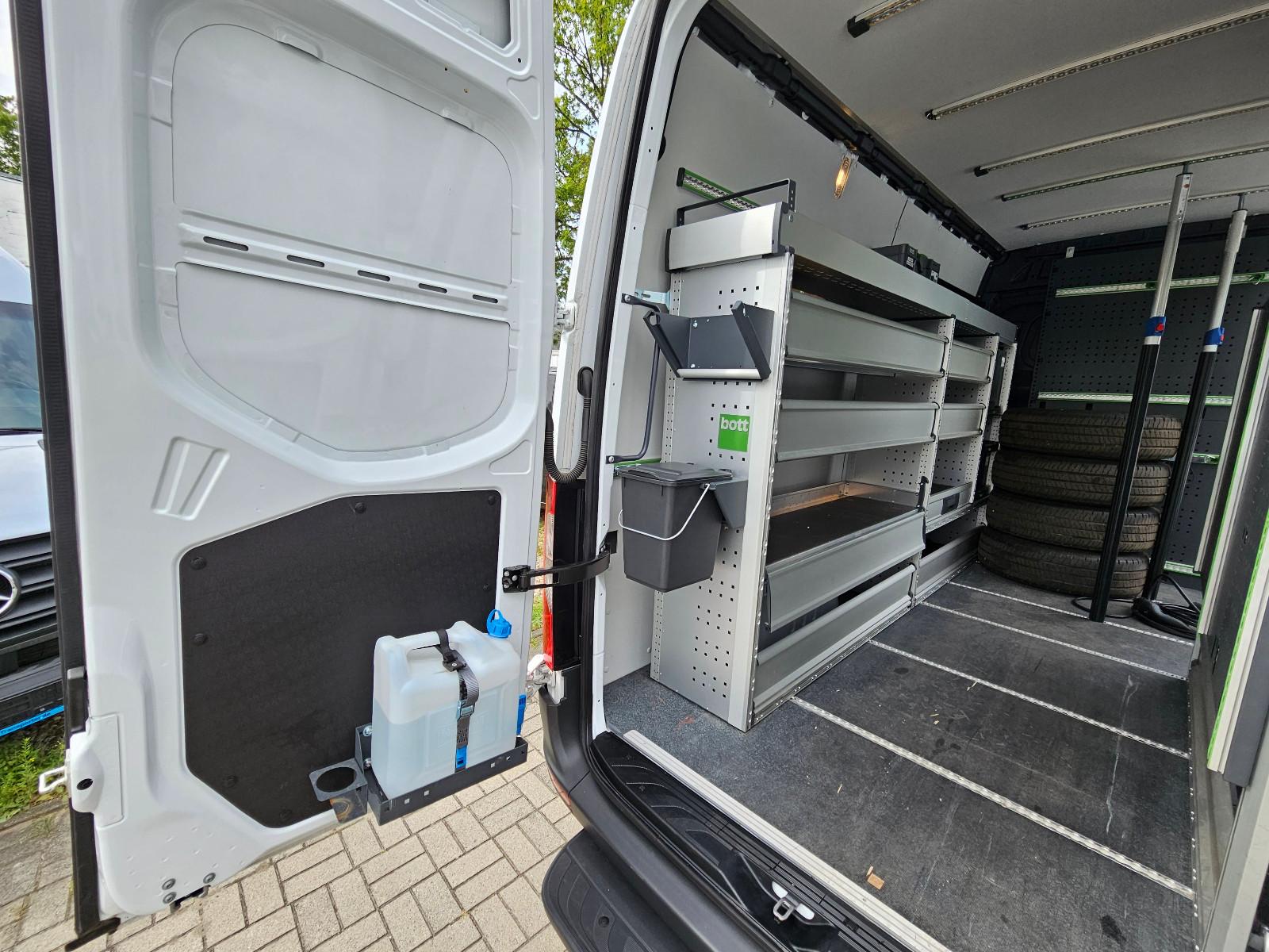 Mercedes-Benz eSprinter 414 BOTT WERKSTATT REGALE FULL HOUSE