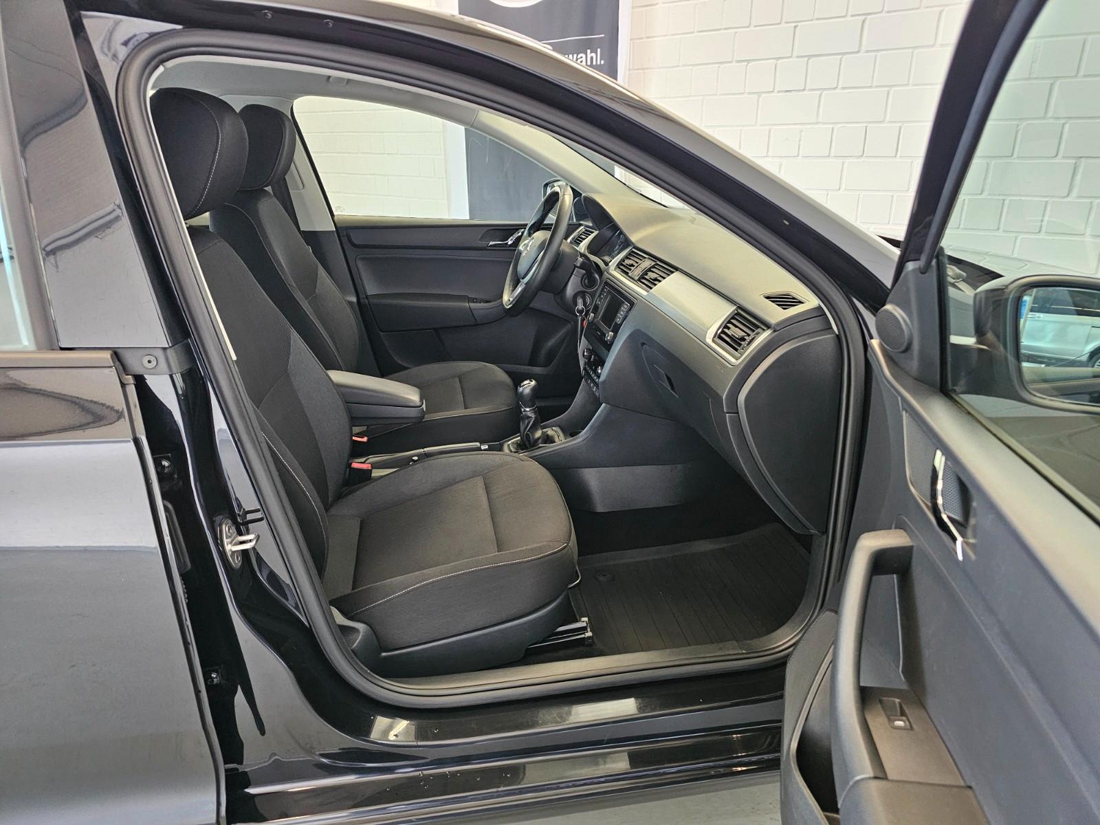 Skoda Rapid 2015 — photo 11