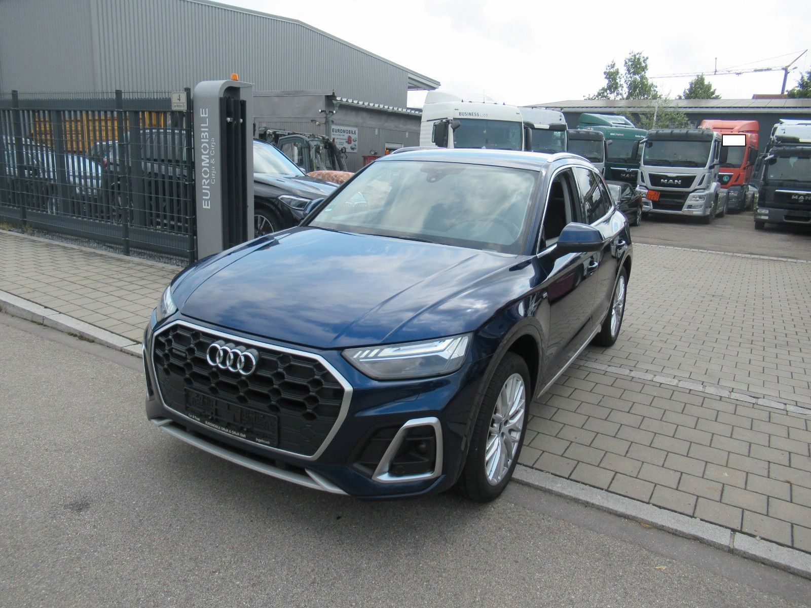 AUDI Q5 40 TDI quattro S line Matrix 20 Alu Acc 1HAND