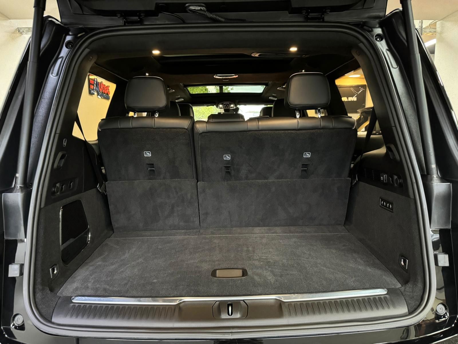 Fahrzeugabbildung Jeep GRAND WAGONEER SER. III BLACK LINE-24"6.4L V-8 .