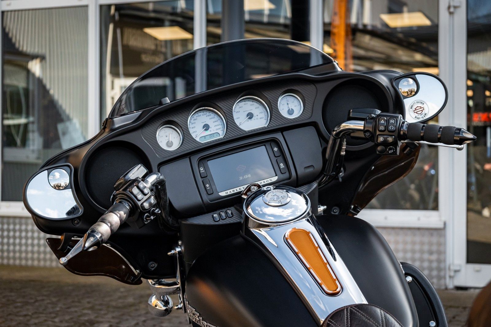 Fahrzeugabbildung Harley-Davidson Street Glide FLHX - JEKILL & HYDE -