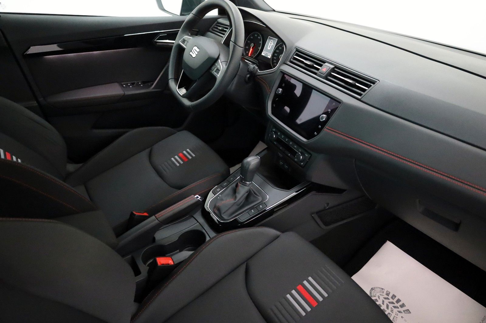 Fahrzeugabbildung SEAT Arona FR Navi,LED,Kamera,ACC,SH,SR+WR