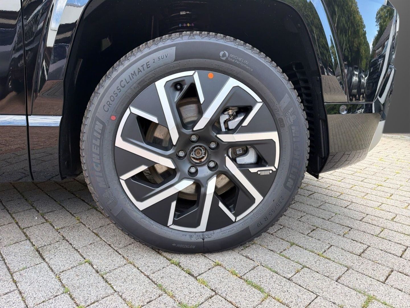 Fahrzeugabbildung Jeep Compass NEW MY26 ELEKTRO FIRST EDITION -VOLL- Pa