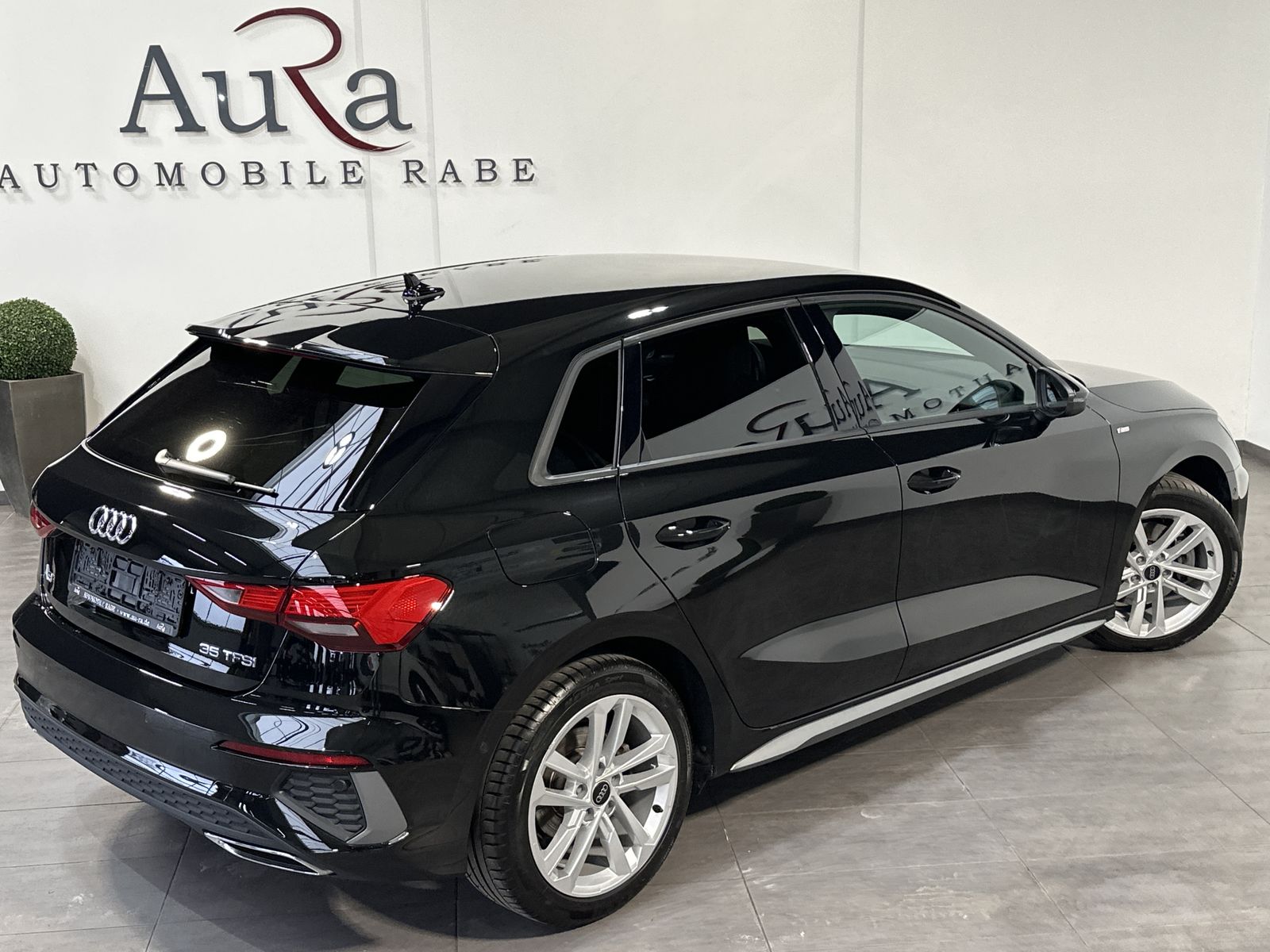 Fahrzeugabbildung Audi A3 SpB 35 TFSI S-Line NAV+LED+CARPLAY+VCOCK+1HD