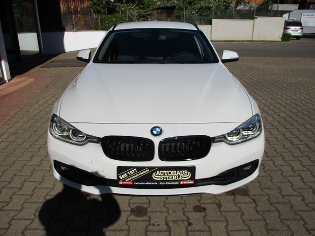 BMW 320i xDrive Touring Advantage