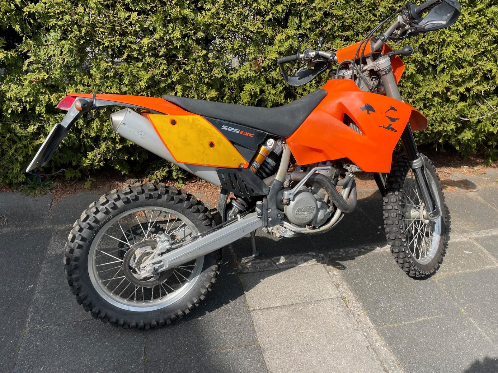 KTM EXC 2005 — rear view