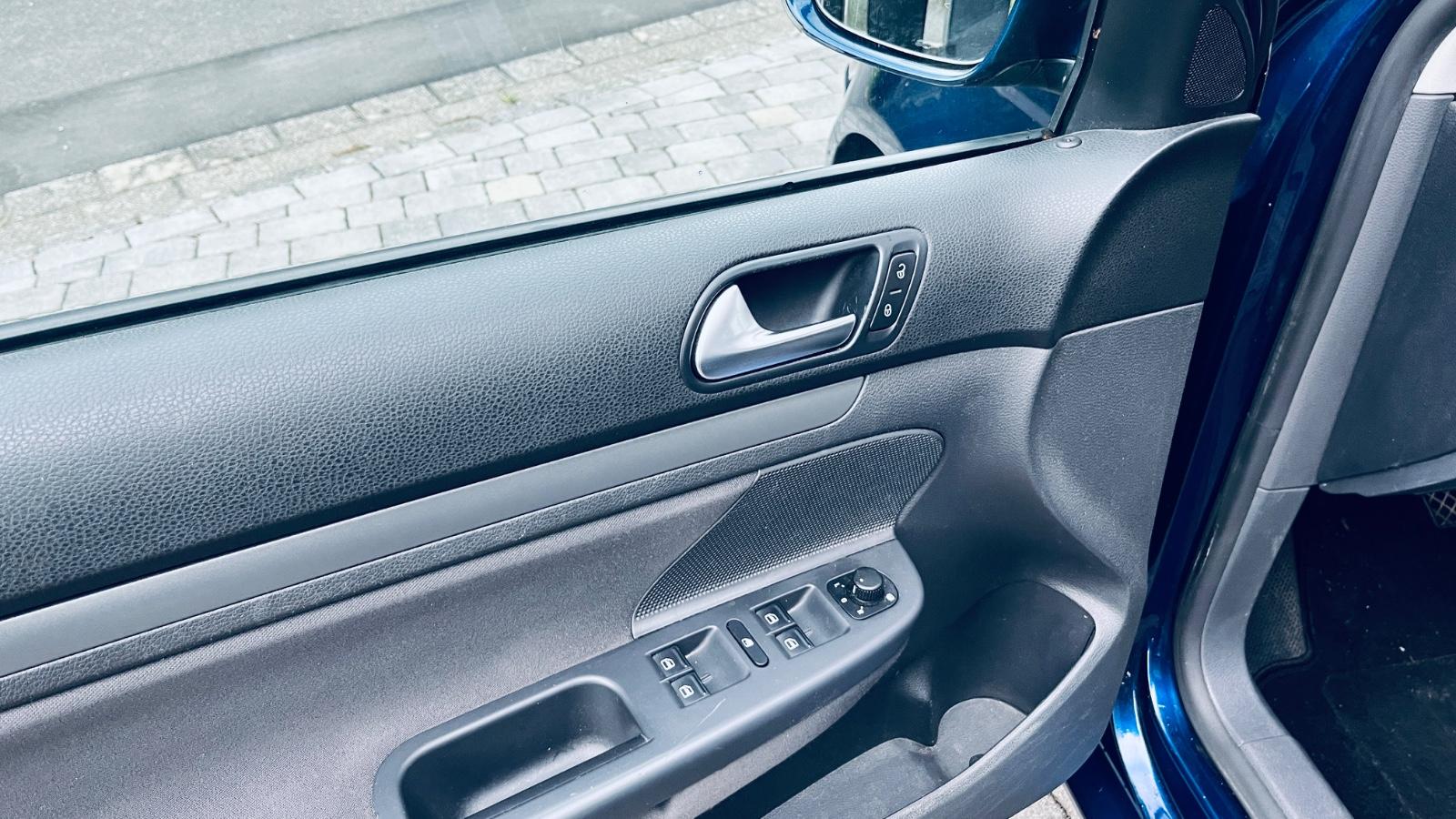 Volkswagen Golf 2009 — photo 8